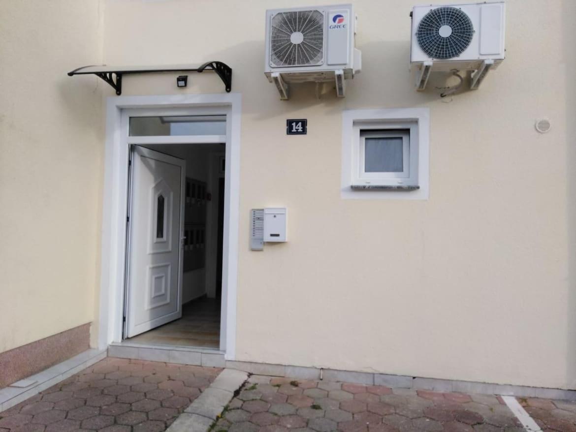 Studio Apartman Tonko - S Balkonom Zaton  Bagian luar foto